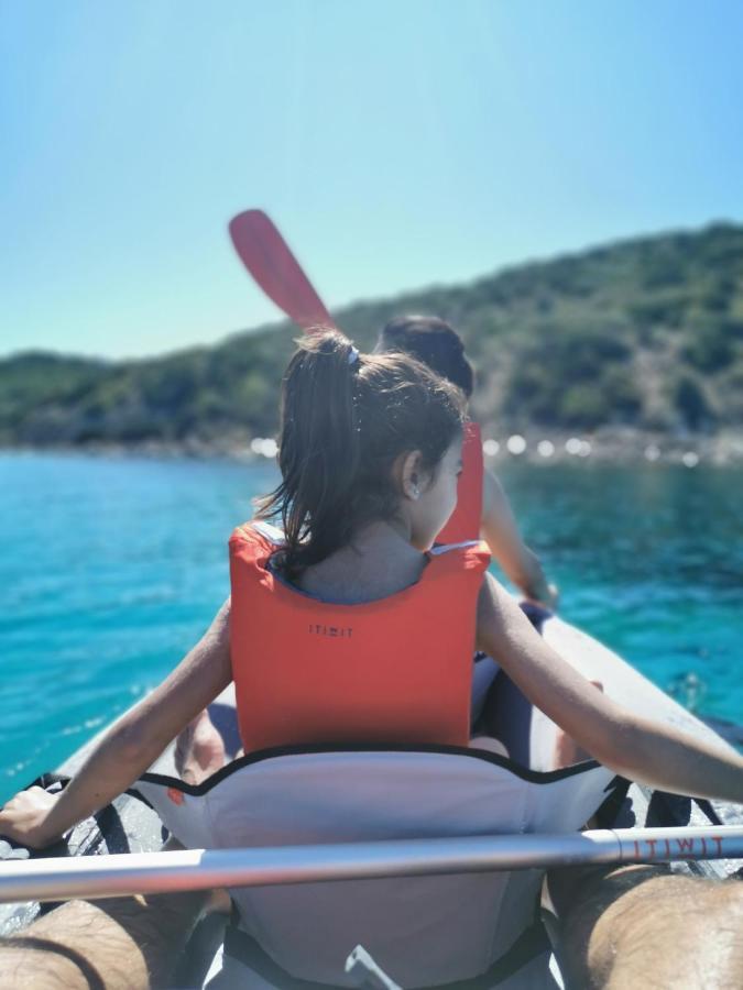 Cara Catherine Джеремеас Екстер'єр фото